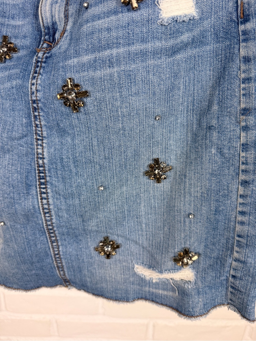 LOFT Embellished Denim Mini Skirt Womens 4 Distressed Rhinestone Jean Skirt - Picture 2 of 6